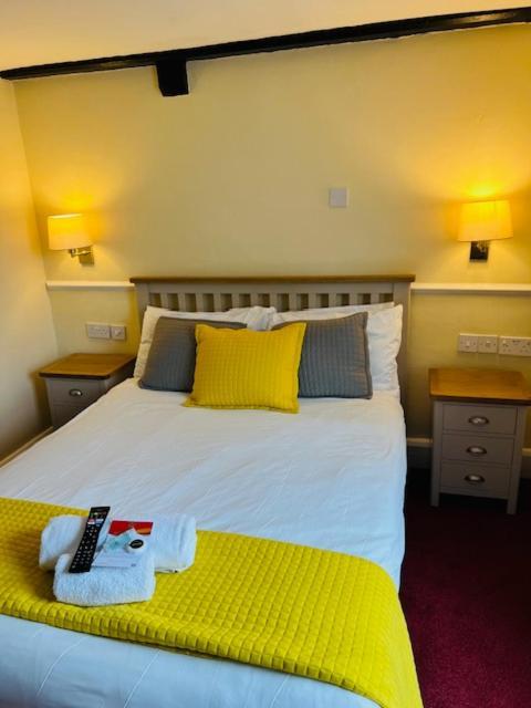Crown Hotel Brackley מראה חיצוני תמונה