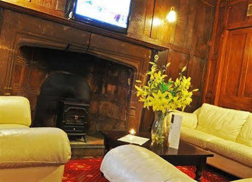 Crown Hotel Brackley מראה חיצוני תמונה